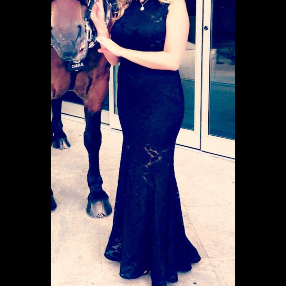 Beautiful Betsy and Adam lace mermaid gown. Size 8